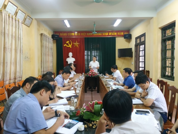 ​Đồng chí Chủ tịch UBND thành phố - Doãn Quốc Hoàn làm việc với Ban thường vụ Đảng ủy xã Hoàng Hanh