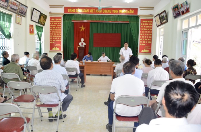 Đồng chí Phó Bí thư Thường trực Thành ủy Lương Công Chanh dự sinh hoạt chi bộ thôn Kệ châu 2, xã Phú Cường