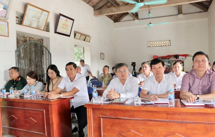 Đồng chí Phó Chủ tịch UBND tỉnh Nguyễn Duy Hưng dự sinh hoạt chi bộ thôn Lê Lợi, xã Tân Hưng