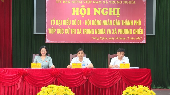 Tổ đại biểu số 1 HĐND thành phố tiếp xúc cử tri xã Trung Nghĩa và Phương Chiểu