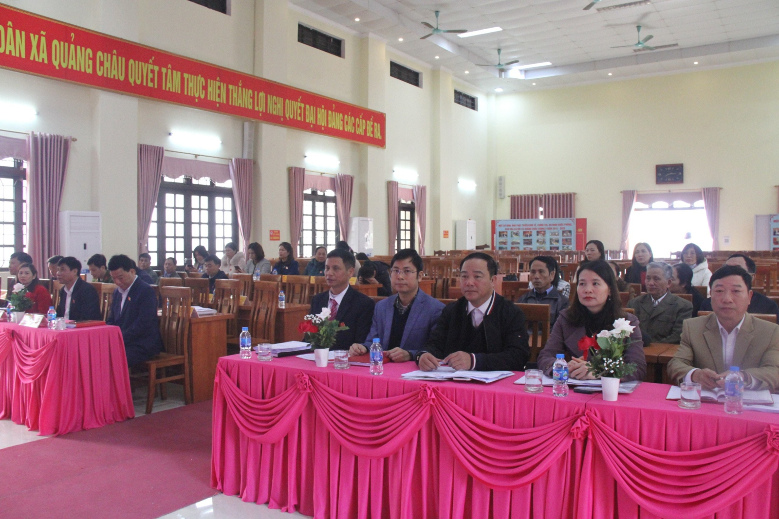 Kỳ họp thứ tám HĐND xã Quảng Châu, khóa XXII, nhiệm kỳ 2021-2026