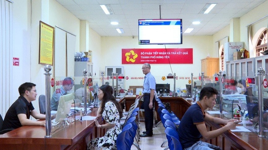 Kiểm tra công tác cải cách hành chính và công tác công vụ  tại thành phố Hưng Yên