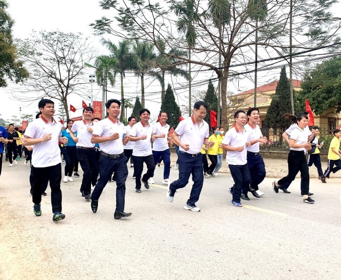 Xã Phú Cường tổ chức phát động ngày chạy Olympic vì sức khỏe toàn dân
