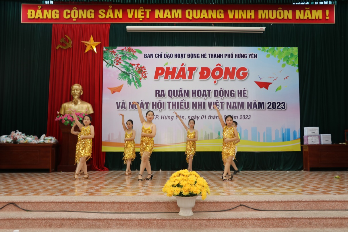 Thành phố phát động ra quân hoạt động hè  và tổ chức ngày hội Thiếu nhi Việt Nam