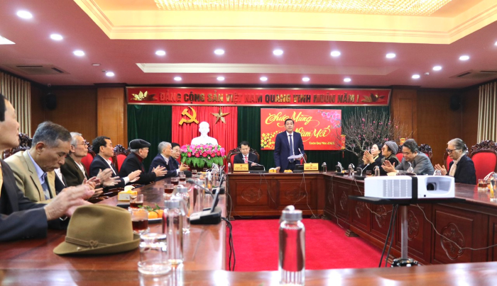 Thành phố Hưng Yên  gặp mặt các đồng chí nguyên lãnh đạo Thành ủy nghỉ hưu nhân dịp Tết cổ truyền  xuân Quý Mão 2023