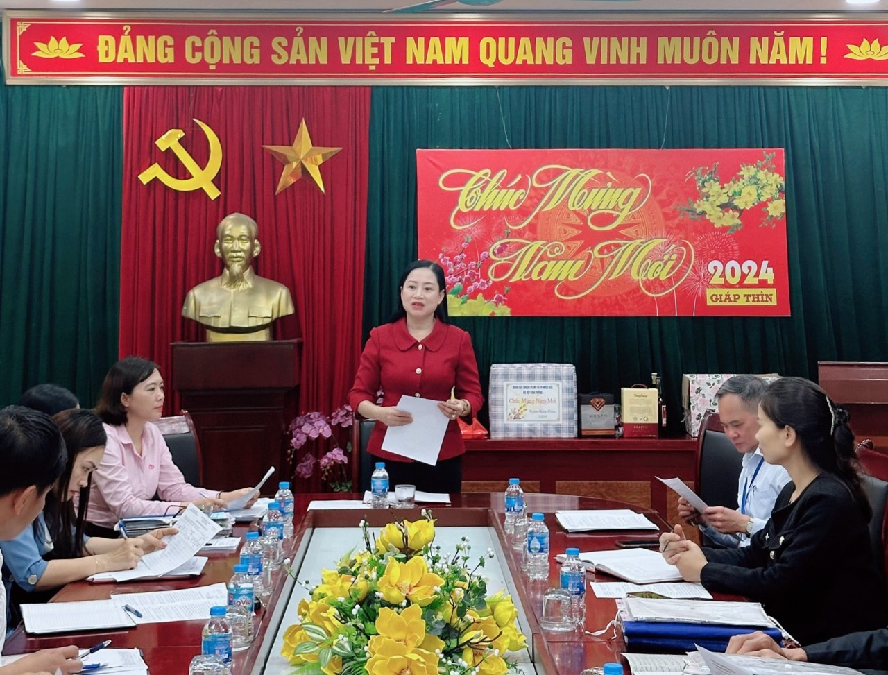 Ban đại diện Hội đồng quản trị Ngân hàng Chính sách xã hội thành phố Hưng Yên thực hiện kiểm tra giám sát hoạt động quản lý nguồn vốn tín dụng chính sách tại phường Minh Khai