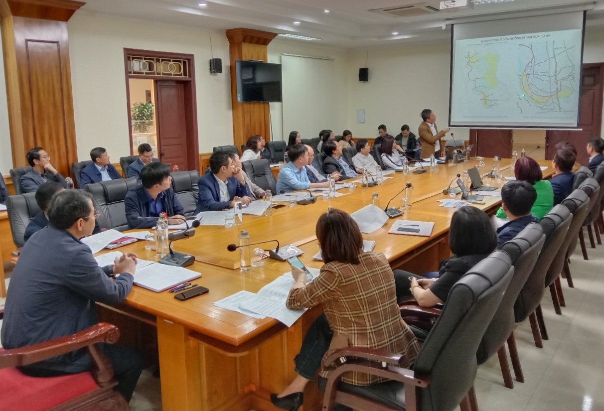 Đồng chí Chủ tịch UBND thành phố làm việc với lãnh đạo một số doanh nghiệp, chủ đầu tư tài trợ kinh phí khảo sát, lập quy hoạch dự án trên địa bàn thành phố Hưng Yên
