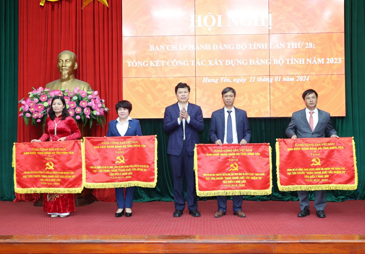 Đảng bộ xã Hồng Nam phát huy hiệu quả việc học tập và làm theo Bác