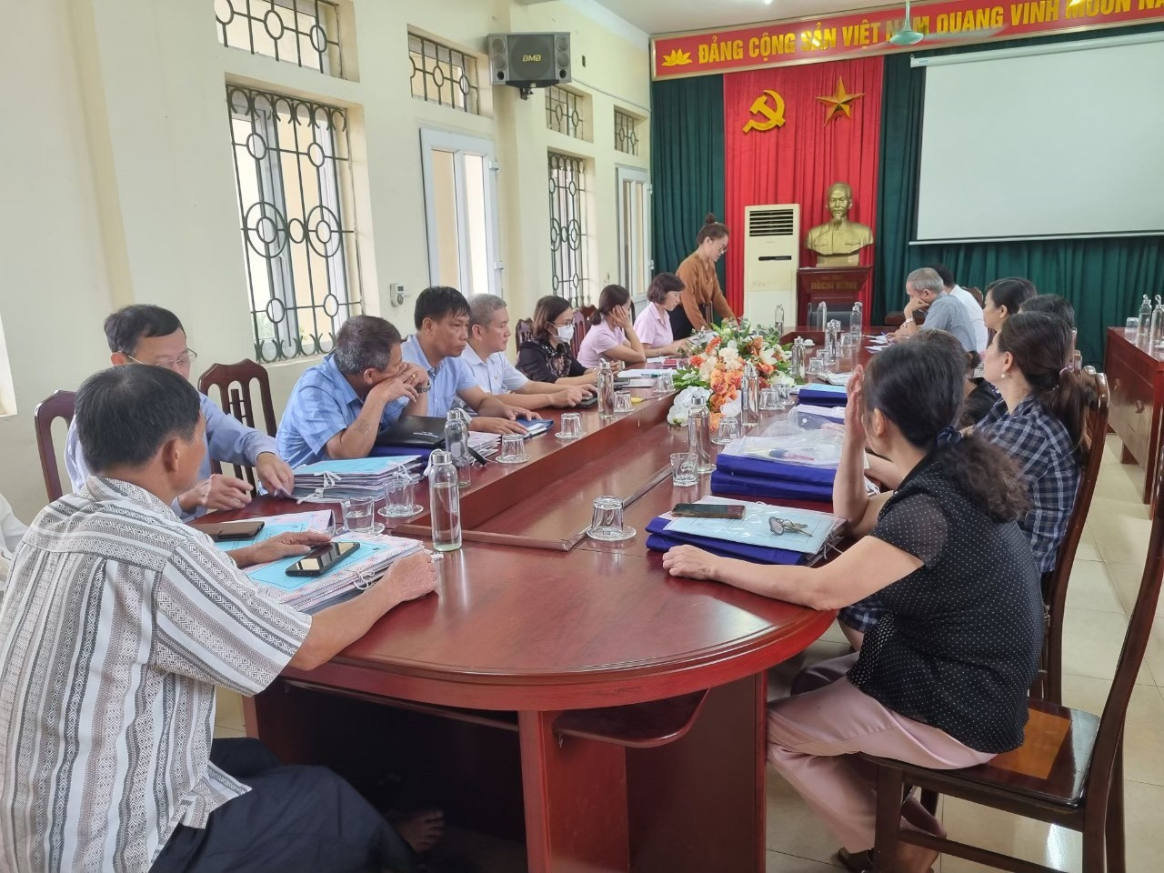 Ban đại diện Hội đồng quản trị Ngân hàng Chính sách xã hội (HĐQT NHCSXH) thành phố Hưng Yên thực hiện kiểm tra giám sát hoạt động quản lý nguồn vốn tín dụng chính sách tại xã Hồng Nam