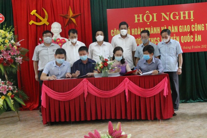 Hội nghị Công bố hoàn thành và bàn giao công trình  Trường THCS Nguyễn Quốc Ân