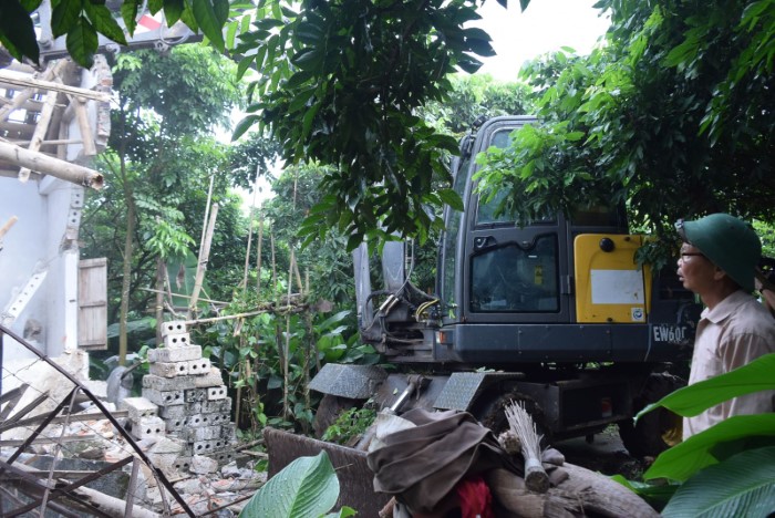 Xã Quảng Châu hỗ trợ tháo dỡ 14 công trình xây dựng vi phạm trên đất nông nghiệp