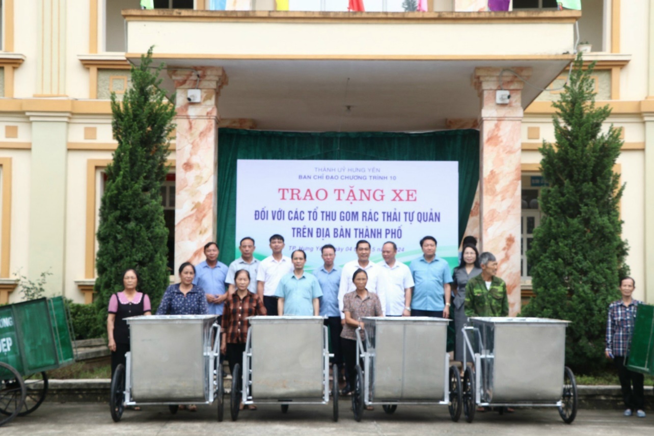 Ban chỉ đạo Chương Trình 10 Thành phố tổ chức Hội nghị triển khai việc hỗ trợ xe thu gom rác thải