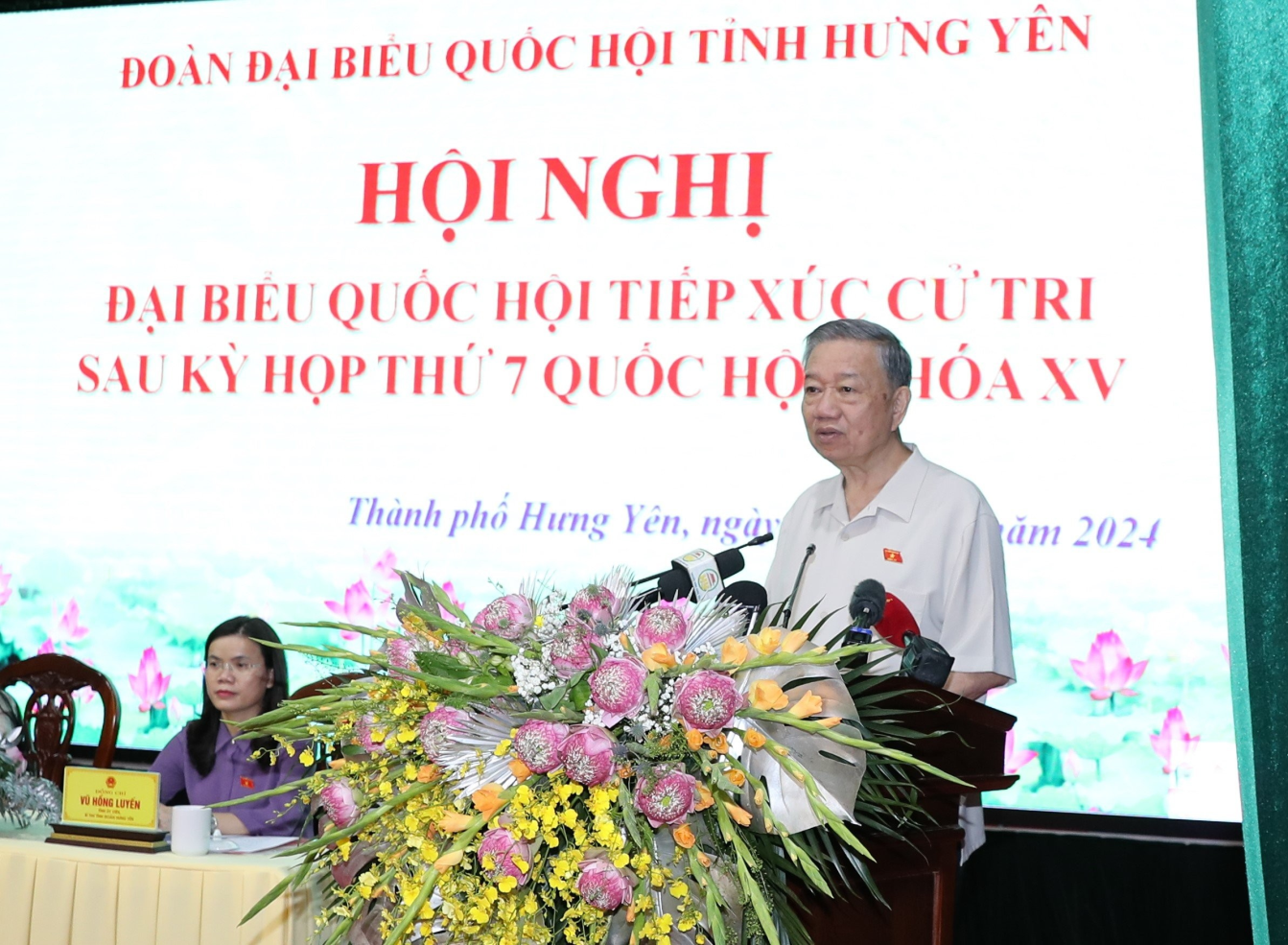 Chủ tịch nước Tô Lâm cùng Đoàn đại biểu Quốc hội tỉnh tiếp xúc cử tri thành phố Hưng Yên