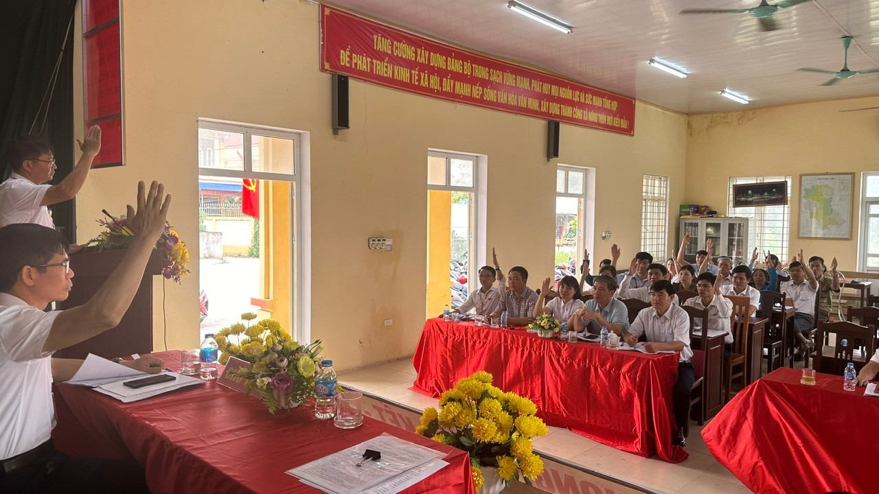 Kỳ họp thứ Mười ba, Hội đồng Nhân dân xã Hồng Nam nhiệm kỳ 2021 - 2026