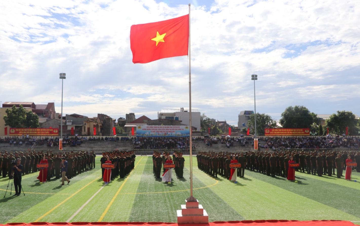 Lễ ra mắt lực lượng tham gia bảo vệ an ninh, trật tự ở cơ sở trên địa bàn tỉnh Hưng Yên
