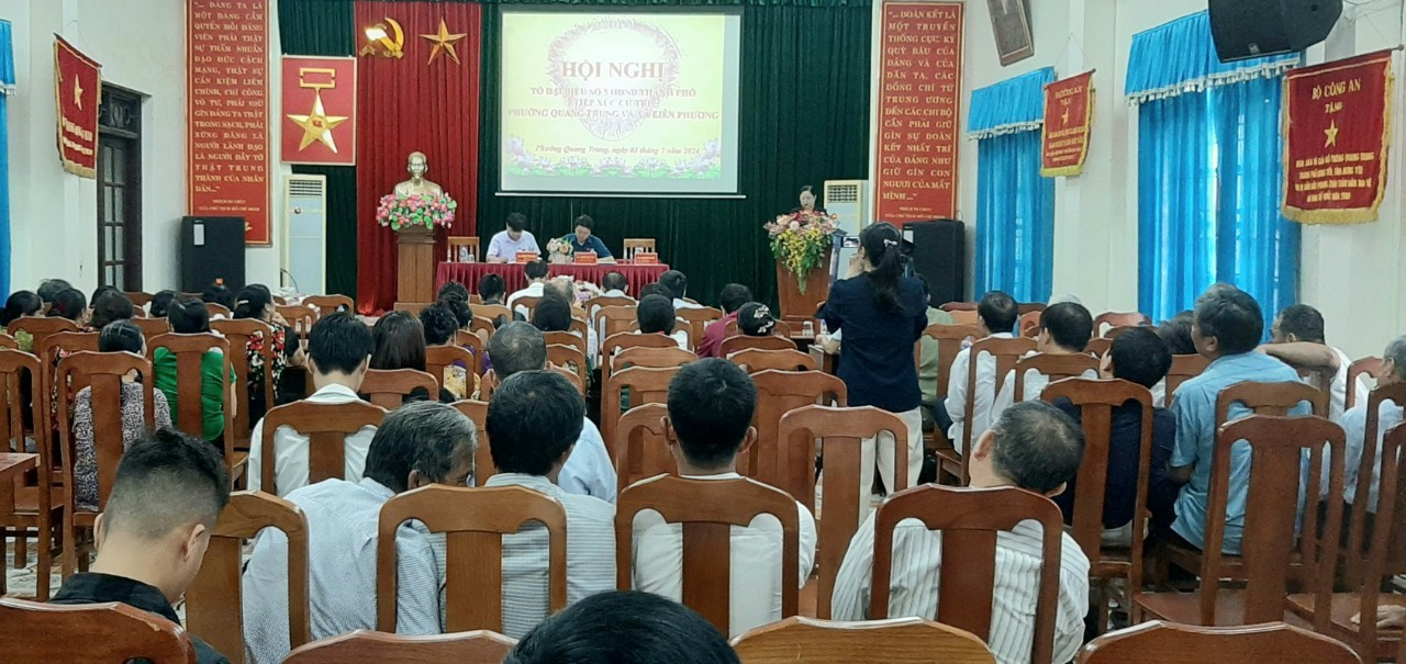 Tổ đại biểu số 5 Hội đồng Nhân dân thành phố   tiếp xúc cử tri phường Quang Trung và xã Liên Phương