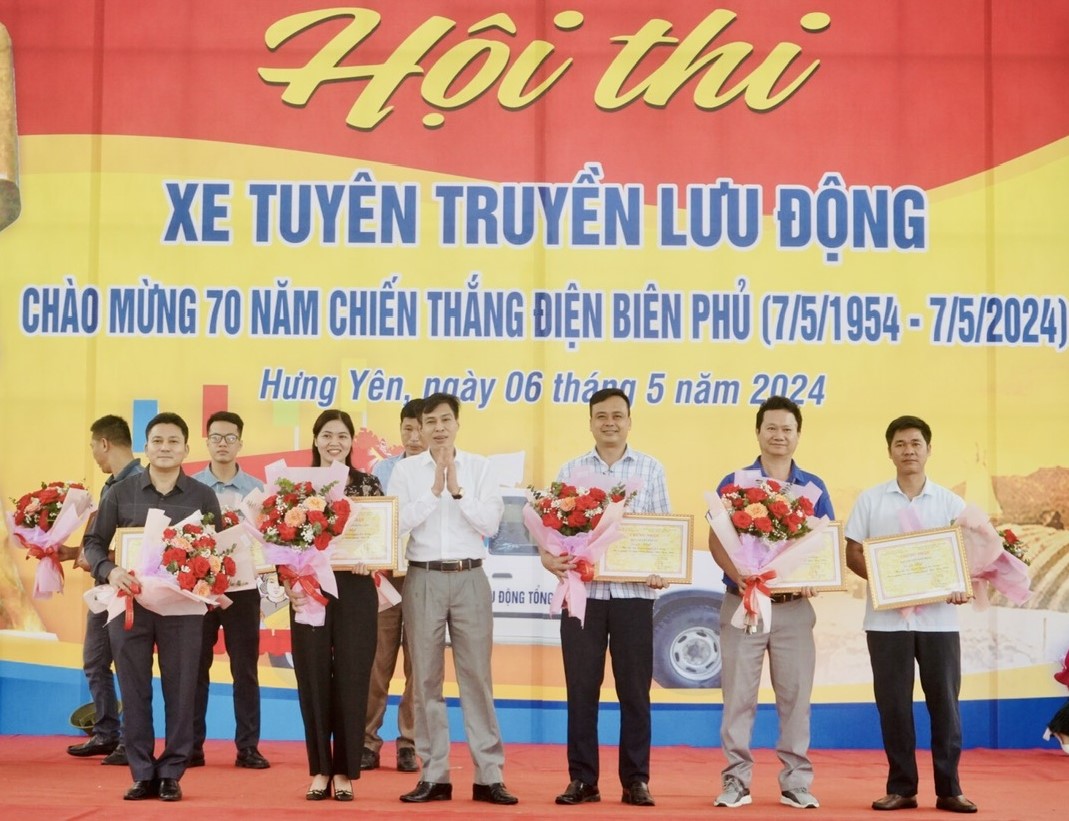 Thành phố Hưng Yên đạt giải nhất Hội thi Xe tuyên truyền lưu động  chào mừng 70 năm Chiến thắng Điện Biên Phủ (7/5/1954 - 7/5/2024)