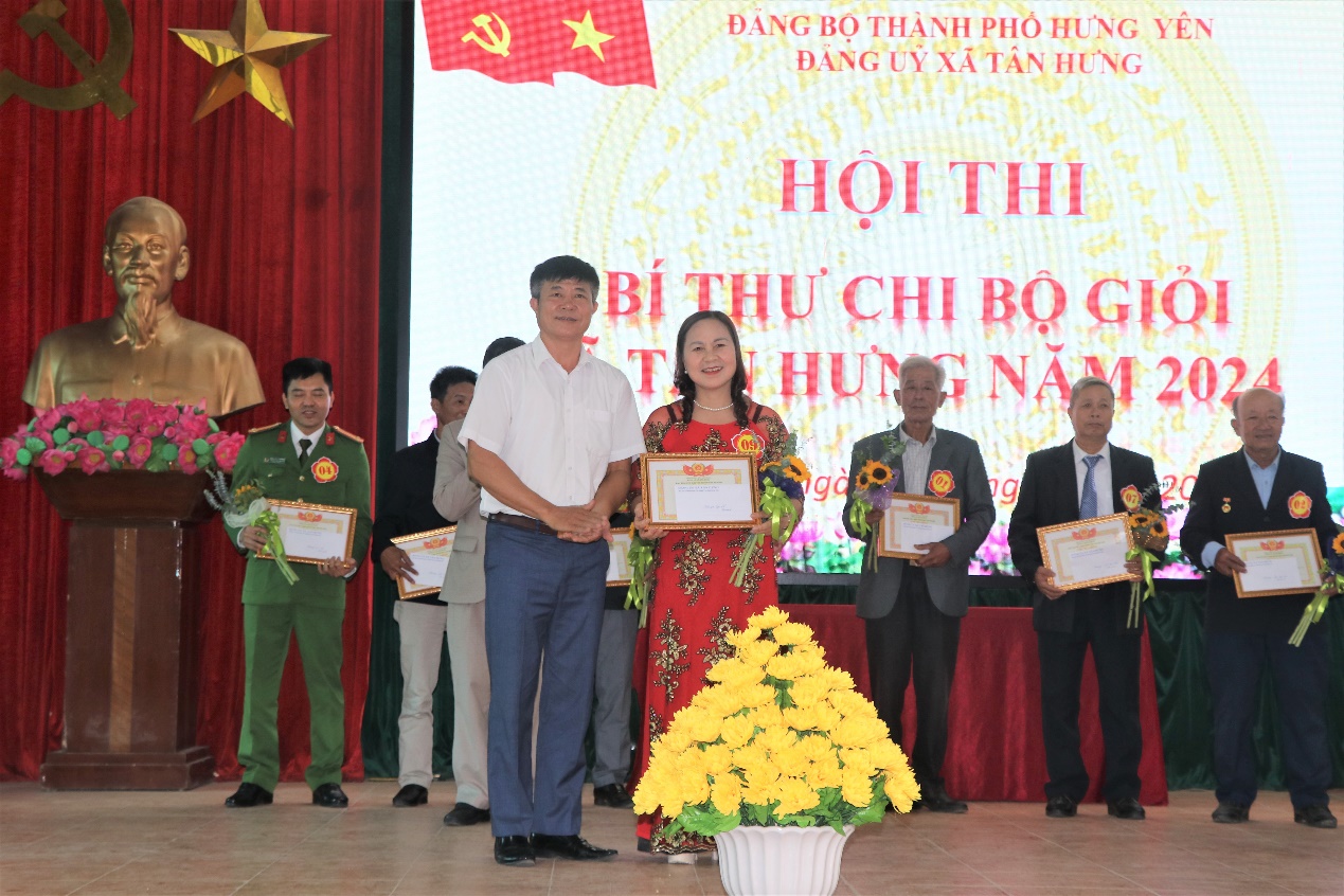 Xã Tân Hưng tổ chức Hội thi Bí thư chi bộ giỏi năm 2024