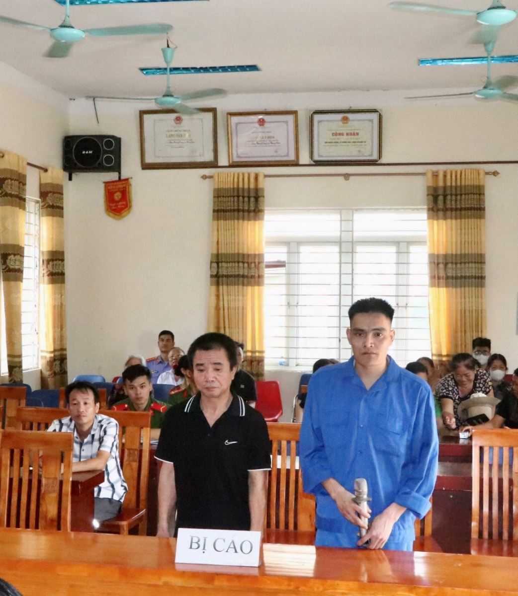 Tòa án Nhân dân thành phố xét xử lưu động  2 vụ án tàng trữ trái phép chất ma túy tại xã Phương Chiểu
