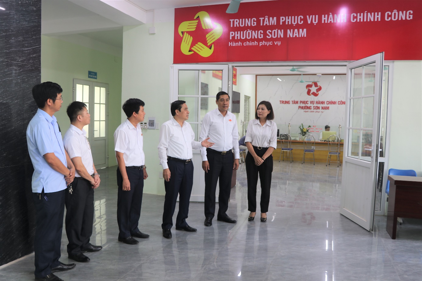 Bí thư Thành uỷ kiểm tra công tác chuẩn bị tại các Trung tâm Phục vụ hành chính công của các phường, xã mới