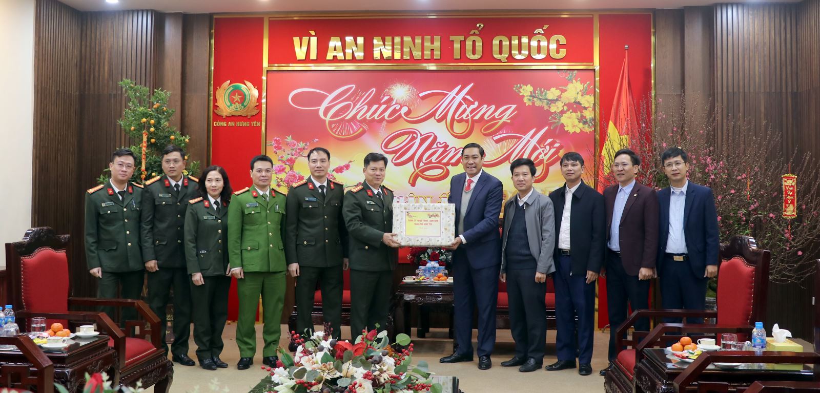 Đồng chí Phó Bí thư Thường trực Thành ủy Lương Công Chanh  thăm, chúc Tết các cơ quan đơn vị trực Tết Nguyên đán Ất Tỵ 2025  trên địa bàn thành phố