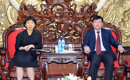 Chủ tịch UBND tỉnh Nguyễn Văn Phóng làm việc với đại diện Phòng quản lý các doanh nghiệp Hàn Quốc
