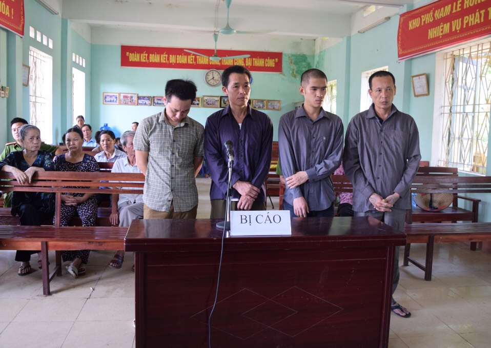 Xét xử lưu động 2 vụ án hình sự tại phường Minh Khai