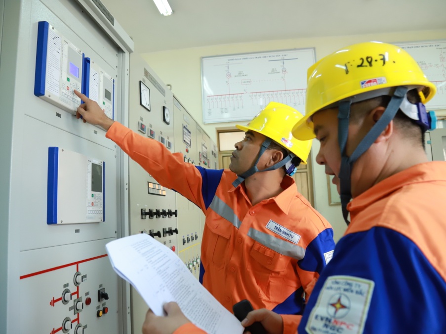 Nhiều giải pháp chống quá tải lưới điện mùa hè ở thành phố Hưng Yên