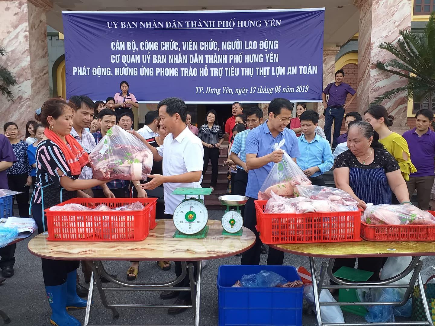 Ủy Ban nhân dân thành phố Hưng Yên phát động, hưởng ứng phong trào hỗ trợ tiêu thụ lợn an toàn ủng hộ người chăn nuôi
