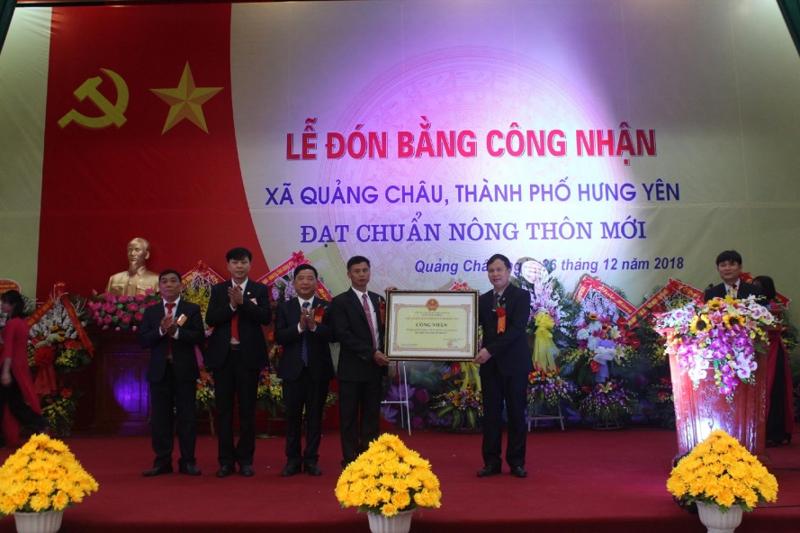 Xã Quảng Châu đón Bằng công nhận xã đạt chuẩn nông thôn mới