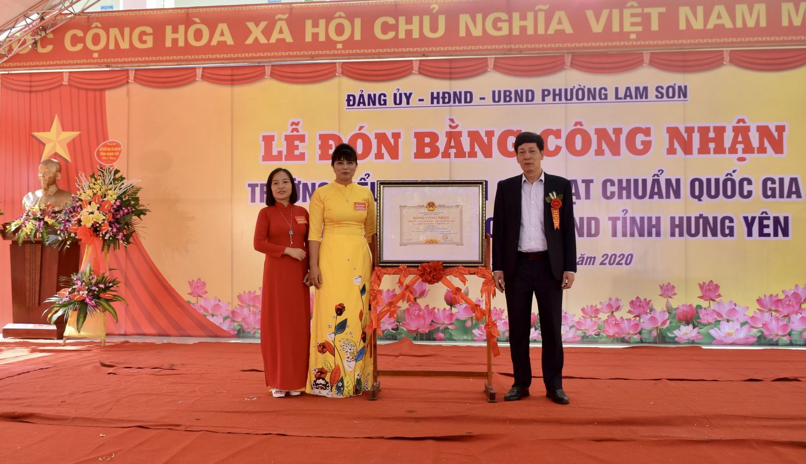 Phường Lam Sơn đón Bằng công nhận đạt chuẩn quốc gia mức độ I  và đón Cờ thi đua của UBND tỉnh Hưng Yên 
